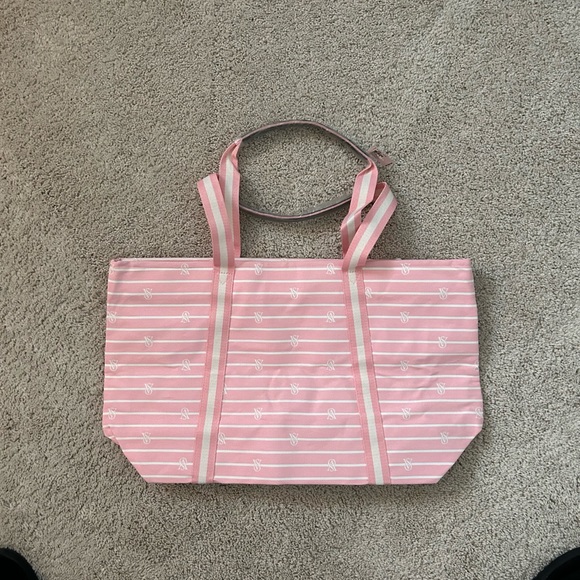 Victoria's Secret Handbags - NWT Victoria’s Secret tote
